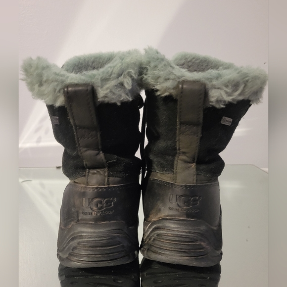 UGG OSTRANDER SNOW BOOT WATERPROOF SIZE 6.5 - Picture 2 of 10